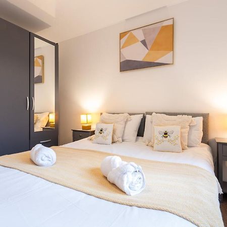 Parking - Spacious - Smart Tv - Self Checkin - Garden - King Ντέρμπι Εξωτερικό φωτογραφία